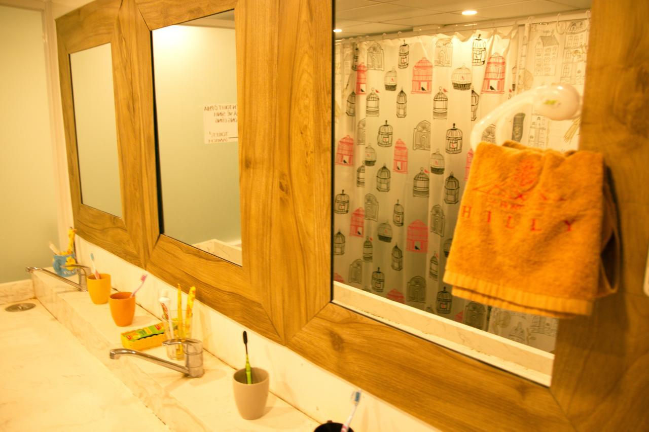 דה לאט Hilly Hostel מראה חיצוני תמונה